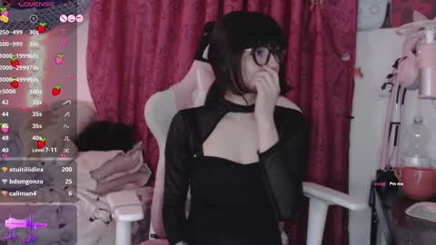 Snapshot of fantasma_gei chatting on December 15, 2024, 1:02 am Fantasma. online show from December 15, 2024, 1:02 am