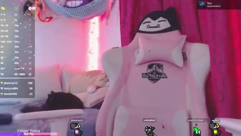 Snapshot of fantasma_gei chatting on January 27, 2025, 5:58 pm Fantasma. online show from January 27, 2025, 5:58 pm