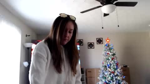 Snapshot of farmgirl__ chatting on December 21, 2025, 4:47 pm FarmGirl and Daddy online show from December 21, 2025, 4:47 pm