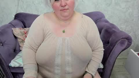 fashiona online show from January 30, 2025, 3:44 am