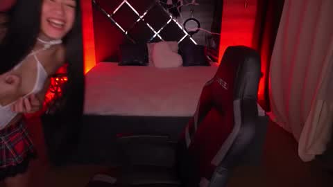 Snapshot of fatalenellie chatting on October 28, 2025, 9:39 pm Nellie online show from October 28, 2025, 9:39 pm