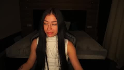 Snapshot of fatalenellie chatting on November 27, 2025, 8:44 pm Nellie online show from November 27, 2025, 8:44 pm