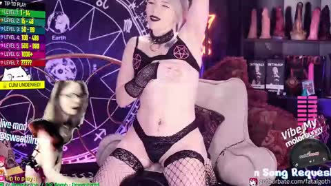  Lily  Waifu  online show from February 18, 2025, 2:27 am