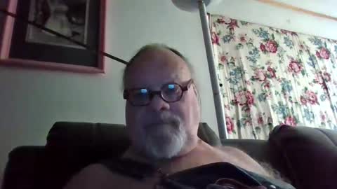 Snapshot of fatfreddythecat chatting on January 7, 2025, 6:24 pm Fred. online show from January 7, 2025, 6:24 pm