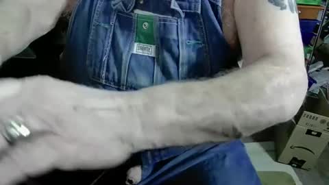 Snapshot of fatfreddythecat chatting on February 6, 2025, 3:27 am Fred. online show from February 6, 2025, 3:27 am