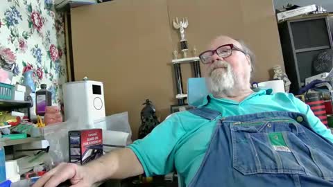 Snapshot of fatfreddythecat chatting on February 12, 2025, 3:40 am Fred. online show from February 12, 2025, 3:40 am