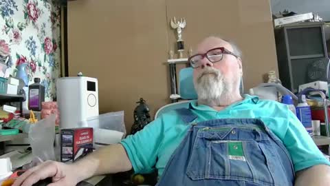 Snapshot of fatfreddythecat chatting on February 16, 2025, 5:26 am Fred. online show from February 16, 2025, 5:26 am