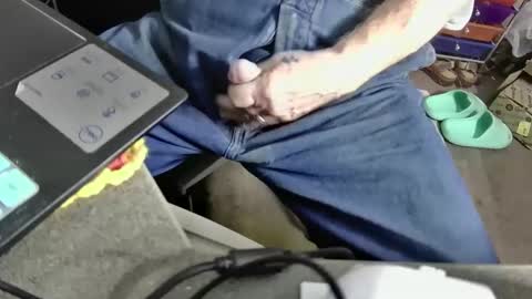 Snapshot of fatfreddythecat chatting on February 23, 2025, 10:09 pm Fred. online show from February 23, 2025, 10:09 pm