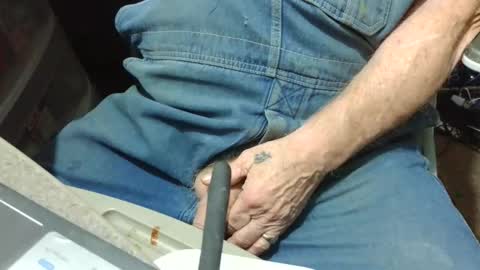 Snapshot of fatfreddythecat chatting on October 15, 2025, 6:46 am Fred. online show from October 15, 2025, 6:46 am