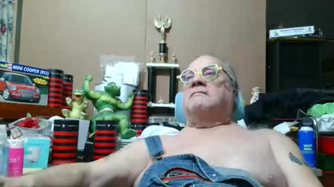 Snapshot of fatfreddythecat chatting on November 14, 2025, 9:13 pm Fred. online show from November 14, 2025, 9:13 pm