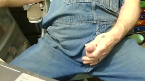 Snapshot of fatfreddythecat chatting on November 18, 2025, 8:46 pm Fred. online show from November 18, 2025, 8:46 pm