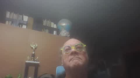 Snapshot of fatfreddythecat chatting on December 2, 2025, 3:56 am Fred. online show from December 2, 2025, 3:56 am