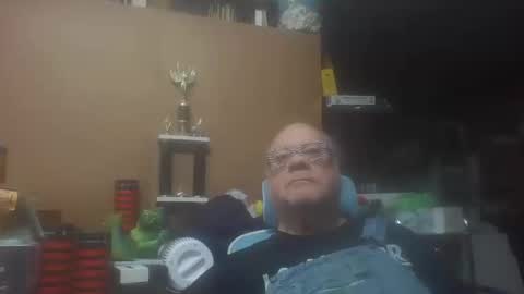 Snapshot of fatfreddythecat chatting on December 14, 2025, 5:13 am Fred. online show from December 14, 2025, 5:13 am