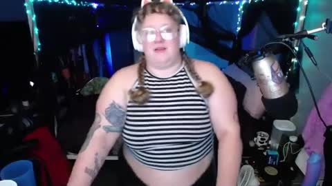 Snapshot of fatveronica chatting on February 4, 2025, 4:15 am FatVeronica online show from February 4, 2025, 4:15 am