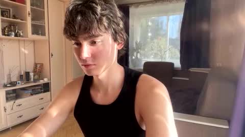 Snapshot of faustfrost chatting on September 19, 2025, 1:23 pm Faust online show from September 19, 2025, 1:23 pm