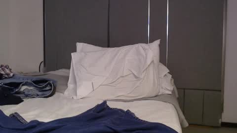 Snapshot of faustosaenz chatting on December 8, 2024, 6:33 am FAUSTO online show from December 8, 2024, 6:33 am