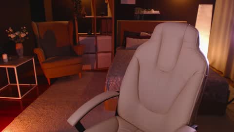 Snapshot of fay_dunaway chatting on December 5, 2024, 3:28 pm Fay online show from December 5, 2024, 3:28 pm