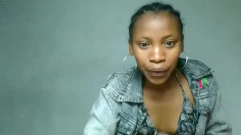 fayence09 online show from September 9, 2025, 3:17 am