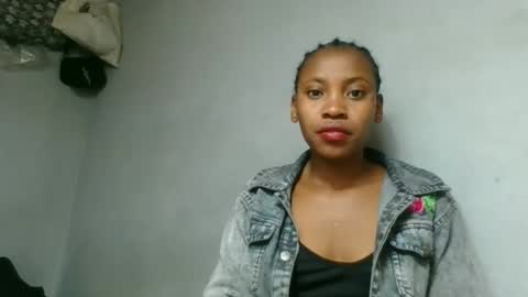 fayence09 online show from September 12, 2025, 5:29 am