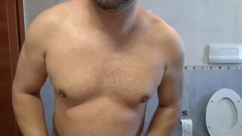 Snapshot of fede2985 chatting on January 1, 2025, 10:21 am Fede online show from January 1, 2025, 10:21 am