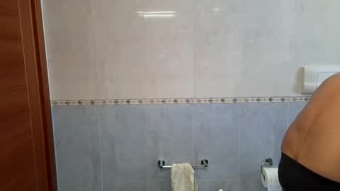 Snapshot of fede2985 chatting on February 3, 2025, 10:58 am Fede online show from February 3, 2025, 10:58 am