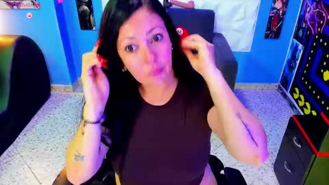 Snapshot of felinagrrr chatting on March 8, 2025, 11:18 pm felina online show from March 8, 2025, 11:18 pm