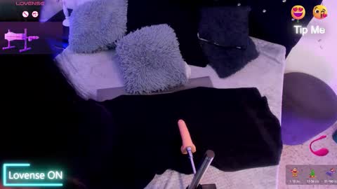 Snapshot of felinagrrr chatting on December 5, 2025, 6:37 pm felina online show from December 5, 2025, 6:37 pm