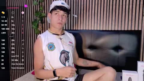 felipe_boy_18 online show from September 26, 2025, 3:10 am