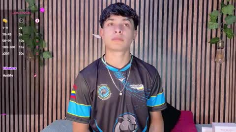 felipe_boy_18 online show from September 28, 2025, 3:23 am