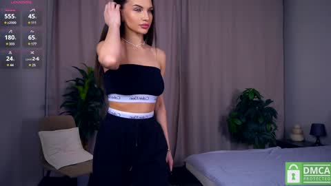 Snapshot of felissiany chatting on February 2, 2025, 4:05 am Hello im Nova online show from February 2, 2025, 4:05 am