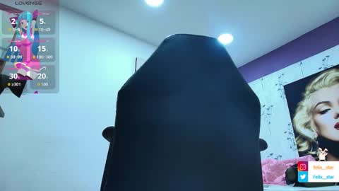 Felix  online show from November 1, 2025, 8:22 pm