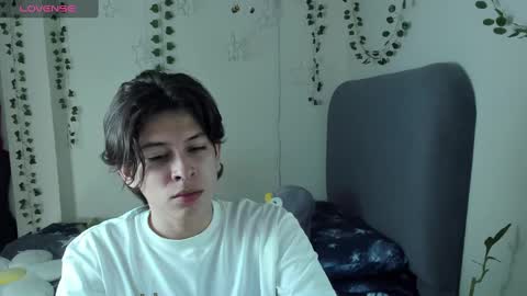 Snapshot of felix_leex chatting on January 3, 2025, 6:57 pm Felix leex online show from January 3, 2025, 6:57 pm