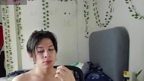 Snapshot of felix_leex chatting on January 7, 2025, 6:56 pm Felix leex online show from January 7, 2025, 6:56 pm