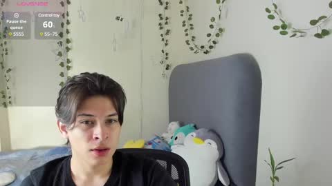 Snapshot of felix_leex chatting on February 6, 2025, 7:40 pm Felix leex online show from February 6, 2025, 7:40 pm