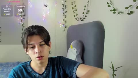 Snapshot of felix_leex chatting on February 8, 2025, 8:32 pm Felix leex online show from February 8, 2025, 8:32 pm