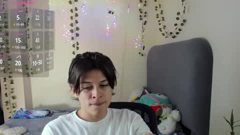 Snapshot of felix_leex chatting on February 12, 2025, 7:45 pm Felix leex online show from February 12, 2025, 7:45 pm