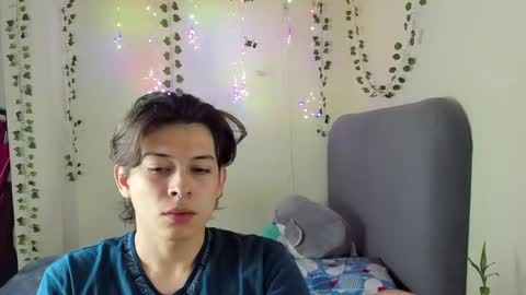 Snapshot of felix_leex chatting on February 15, 2025, 7:50 pm Felix leex online show from February 15, 2025, 7:50 pm