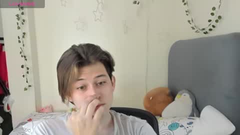 Snapshot of felix_leex chatting on October 2, 2025, 7:21 pm Felix leex online show from October 2, 2025, 7:21 pm