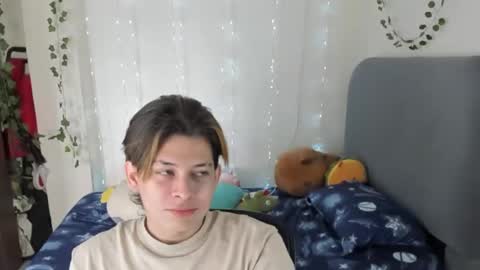 Snapshot of felix_leex chatting on December 5, 2025, 7:21 pm Felix leex online show from December 5, 2025, 7:21 pm