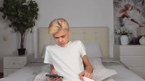 Snapshot of felix_rey chatting on February 9, 2025, 7:09 pm Felix online show from February 9, 2025, 7:09 pm