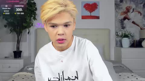 Snapshot of felix_rey chatting on February 16, 2025, 3:59 pm Felix online show from February 16, 2025, 3:59 pm