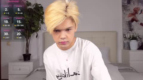 Snapshot of felix_rey chatting on February 23, 2025, 4:57 pm Felix online show from February 23, 2025, 4:57 pm
