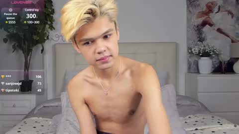 Snapshot of felix_rey chatting on March 2, 2025, 1:36 am Felix online show from March 2, 2025, 1:36 am
