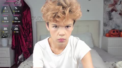 Snapshot of felix_rey chatting on October 18, 2025, 9:32 am Felix online show from October 18, 2025, 9:32 am