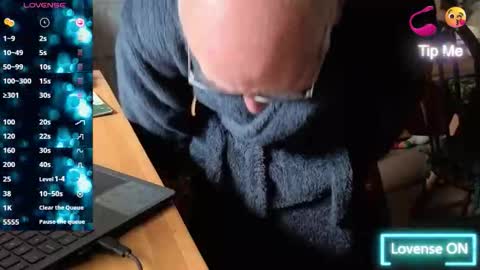 Adam online show from October 15, 2025, 8:03 am