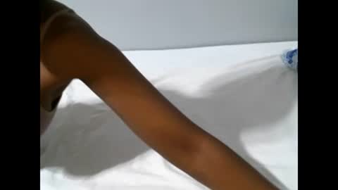 Snapshot of femaqueen chatting on February 19, 2025, 6:43 pm Navil online show from February 19, 2025, 6:43 pm