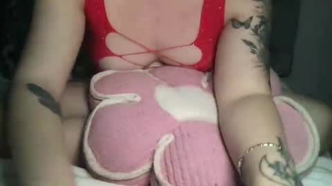 Snapshot of femmefatalebabe chatting on November 7, 2025, 2:33 am online show from November 7, 2025, 2:33 am