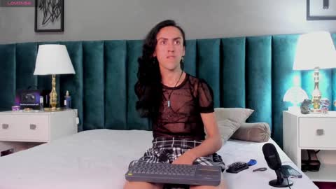 Snapshot of fenix_karoll chatting on January 7, 2025, 2:42 am Karol online show from January 7, 2025, 2:42 am