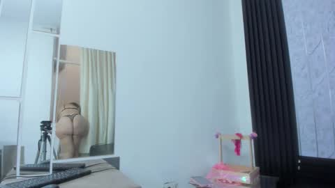 Fernandaclar online show from November 18, 2025, 6:34 pm