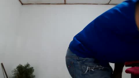 fernandez_latinblack online show from December 5, 2024, 11:07 pm